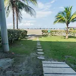 Spacious 2 Bedroom Beachfront Apt Morros Vitri With Balcony
