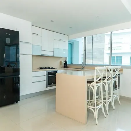 Spacious 2 Bedroom Beachfront Morros Vitri With Balcony