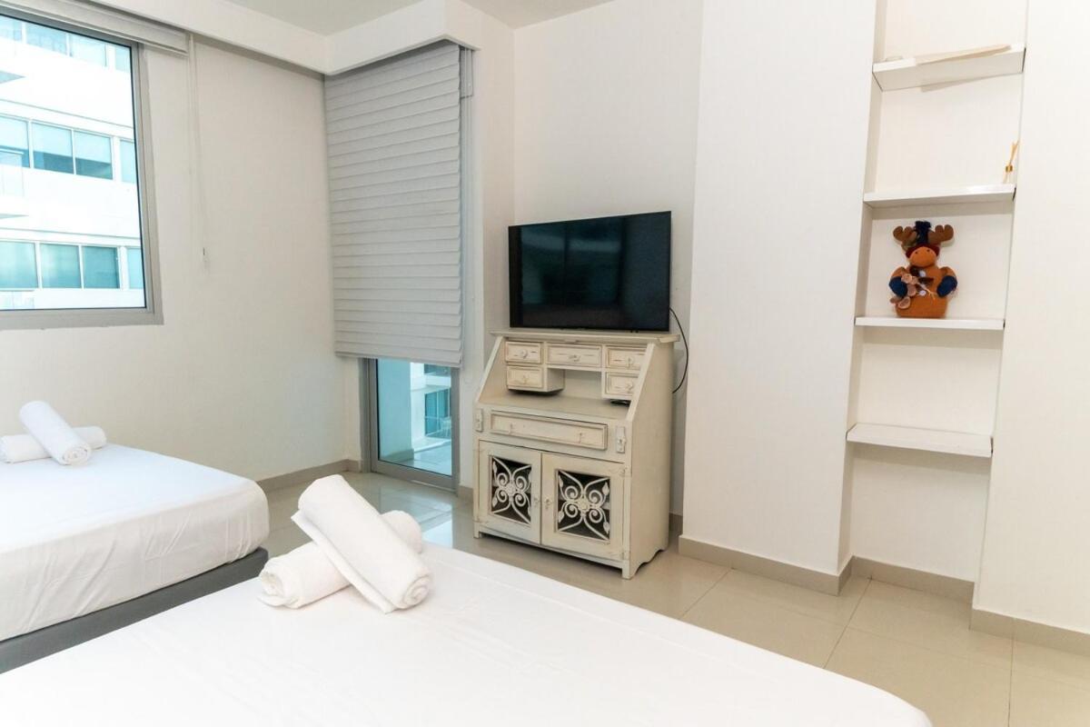 Spacious 2 Bedroom Beachfront Morros Vitri With Balcony Apartamento Cartagena