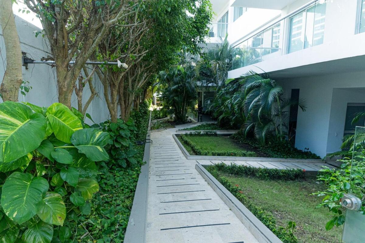 Spacious 2 Bedroom Beachfront Morros Vitri With Balcony